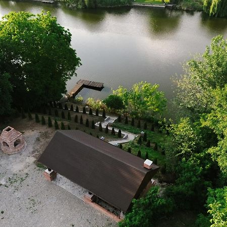 Madison Lake Villa Balotesti Extérieur photo