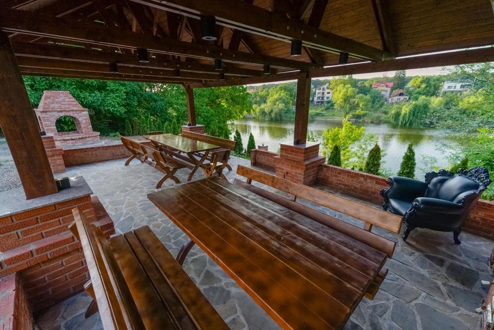 Madison Lake Villa Balotesti Extérieur photo